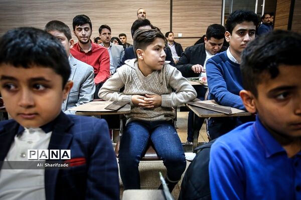 تجلیل از پژوهشگران و فناوران برتر دانش‌آموزی