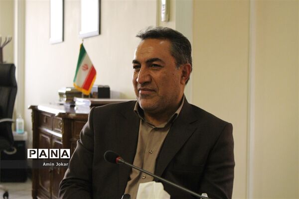 دیدار نمایندگان نهمین دوره مجلس دانش‌آموزی با استاندار فارس