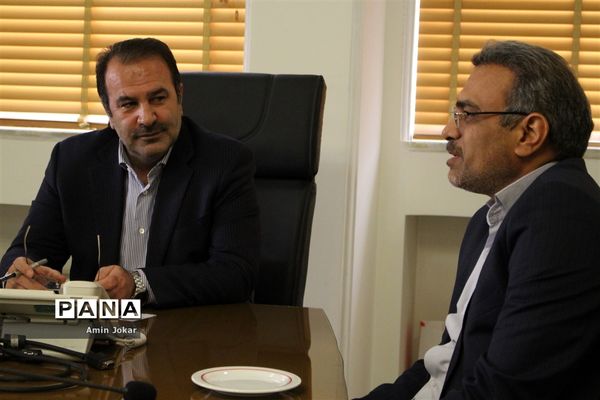 دیدار نمایندگان نهمین دوره مجلس دانش‌آموزی با استاندار فارس