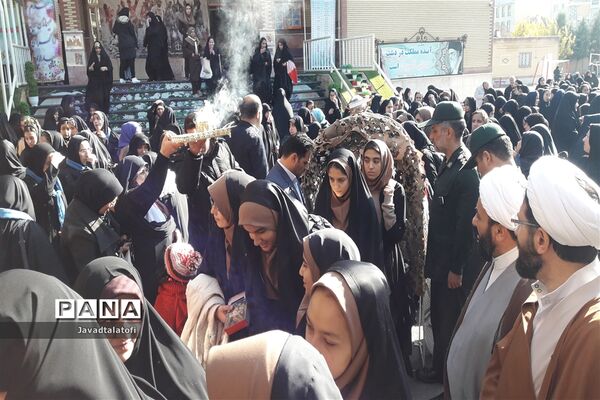 اعزام اولین گروه دانش آموزان دختر ناحیه دو شهرری  به اردوی راهیان نور