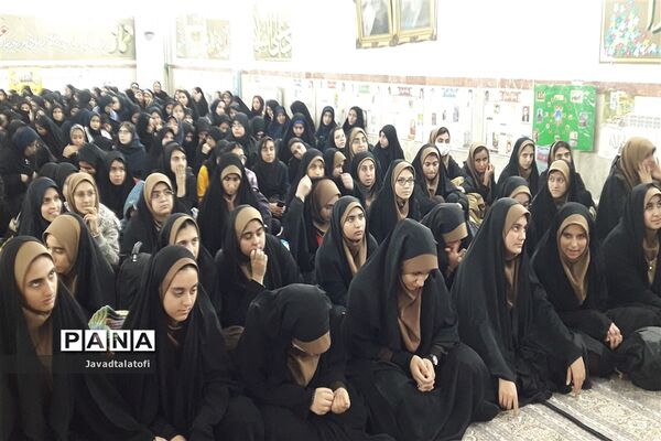 اعزام اولین گروه دانش آموزان دختر ناحیه دو شهرری  به اردوی راهیان نور