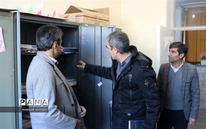 بازدید کارشناسان سازمان دانش آموزی از ایمن سازی غیرسازه ای مدارس صدرا و نرگس شاهد