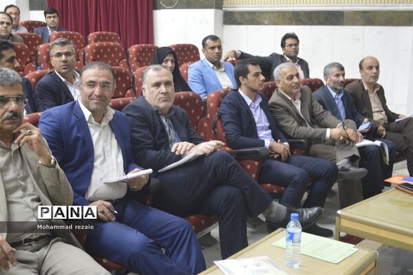 جلسه تخصصی روسای ادارات و کارشناسان امور تربیتی سراسر کشور در بوشهر