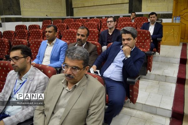 جلسه تخصصی روسای ادارات و کارشناسان امور تربیتی سراسر کشور در بوشهر