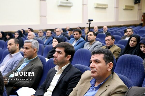 کارگاه تخصصی روسا و کارشناسان ادارات مراقبت در برابر آسیب‌های اجتماعی سراسر کشور در بوشهر