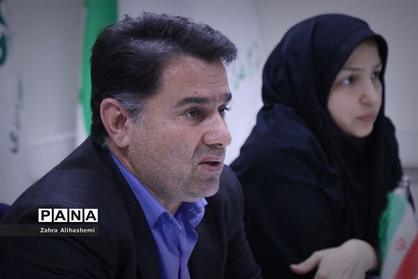 جلسه هم‌اندیشی ارزیابان پایگاه های تغذیه سالم مدارس شهر تهران