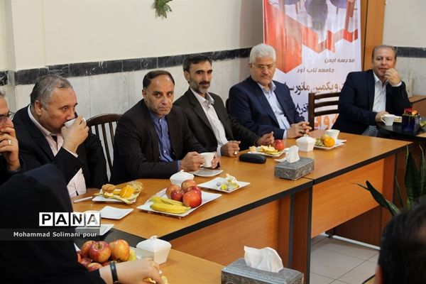 مانور زلزله در مدرسه دخترانه آیت الله صدر ناحیه یک ری