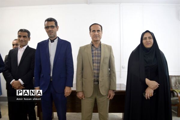 افتتاح نمایشگاه دست ساخته‌های دانش‌آموزان دبستان شهید ماهینی  بوشهر