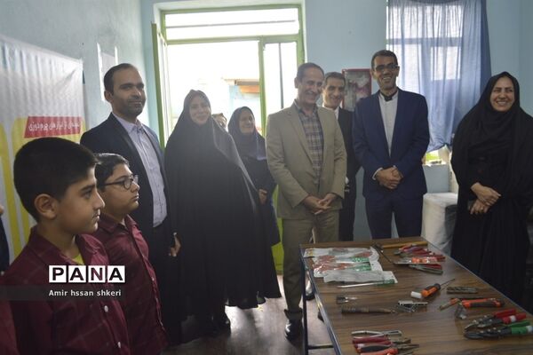 بازدید مسئولان آموزش و پرورش از دبستان شهید ماهینی بوشهر