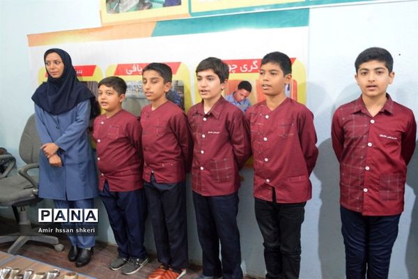 بازدید مسئولان آموزش و پرورش از دبستان شهید ماهینی بوشهر