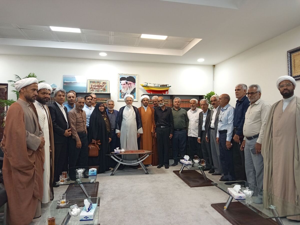 مسئولین و نمایندگان مردمی برای رفع مشکلات بخش احمدی، گرد هم آمدند