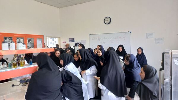 حضور دانش آموزان دبیرستان ۱۵خرداد در اردوی راهیان پیشرفت 