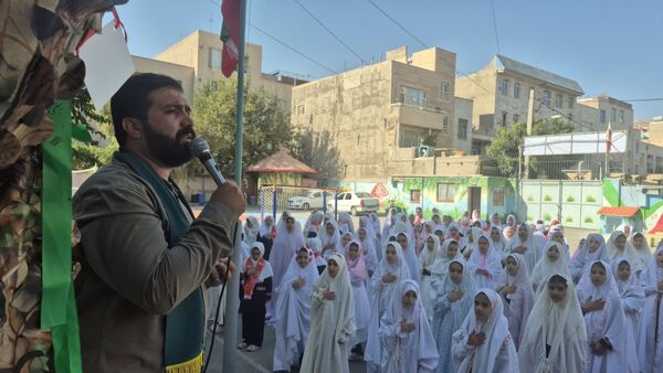 آیین افتتاح طرح مصباح الهدی با عطر پرچم حسینی در دبستان هدی
