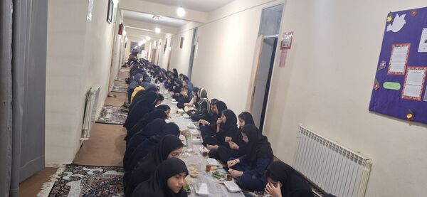 برپایی سفره افطاری در خوابگاه فضیلت فاروج