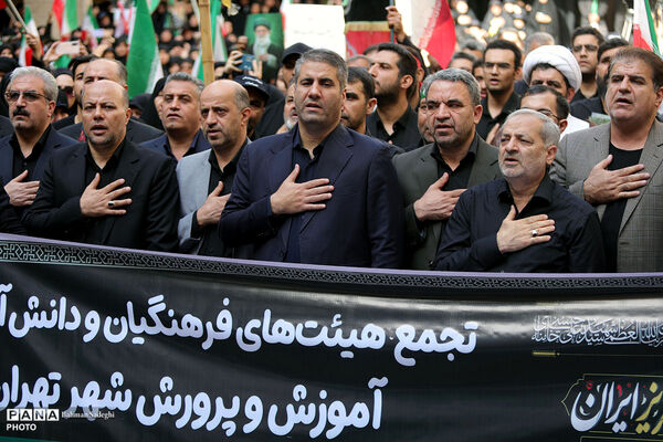 آیین وداع فرهنگیان و دانش‌آموزان شهر تهران با رهبر شهید انقلاب اسلامی