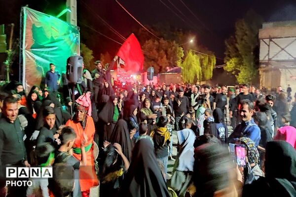 مراسم شام غریبان سالار شهیدان  در حسینیه شهدای شهر بار