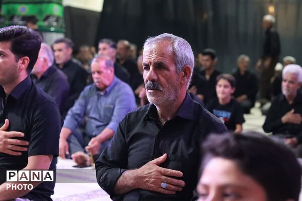  مراسم دهه سوم محرم و بزرگداشت «رهبر شهید» در ابرکوه