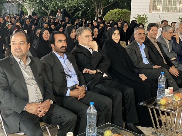 هفته‌ای برای ستایش دانایی؛ جشن معلمان در تالار ملک برگزار شد