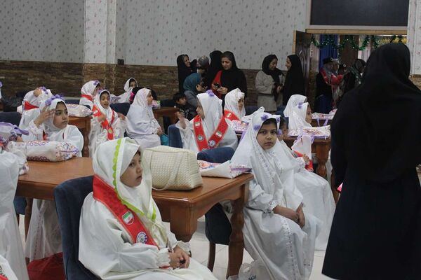 حضور رئیس سازمان دانش آموزی کشور در جشن تکلیف دختران مدرسه هوانیروز