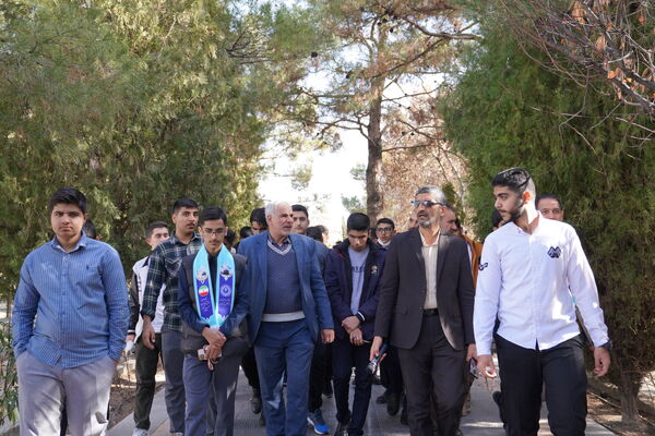 اولین کاروان دانش‌آموزان عازم سفر عمره مفرده پس از ده سال از فرودگاه بین‌المللی شهید بهشتی اصفهان