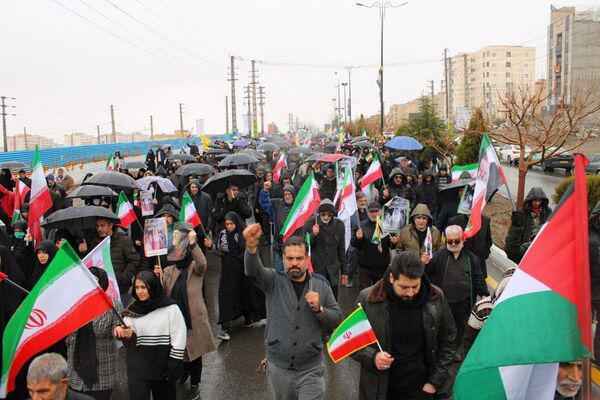 حضور حماسی مردم شهرستان پردیس در راهپیمایی روز قدس با وجود بارندگی