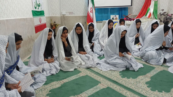 برگزاری هیئت انصارالمهدی (عج) در دبیرستان رضوان