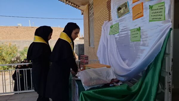جشن عاطفه‌ها در دبیرستان فرزانگان خواف