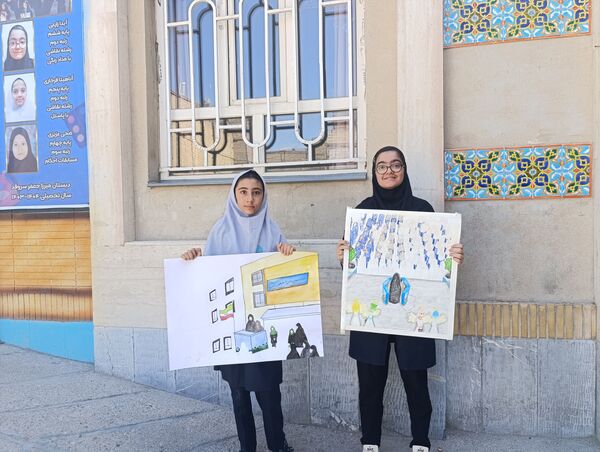 نواختن زنگ سپاس معلم در دبیرستان و دبستان میرزا جعفر سروقد