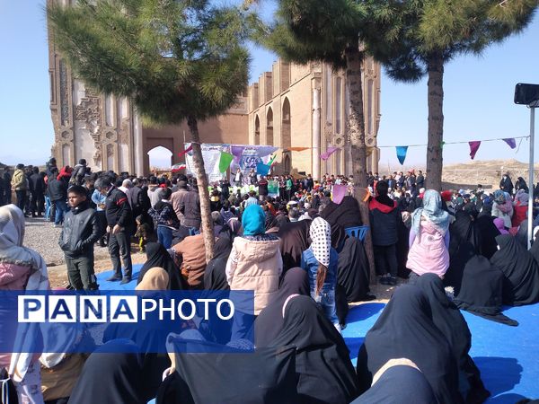 پیاده‌روی خانوادگی به مناسبت نیمه شعبان در روستای زوزن