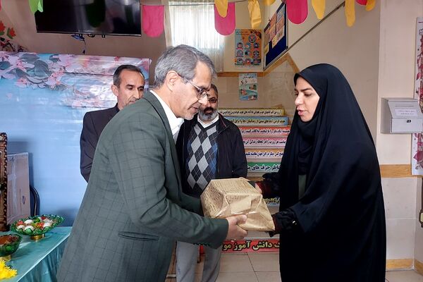 برگزاری جشن احسان و نیکوکاری در دبستان حکیم نظامی کهریزک 