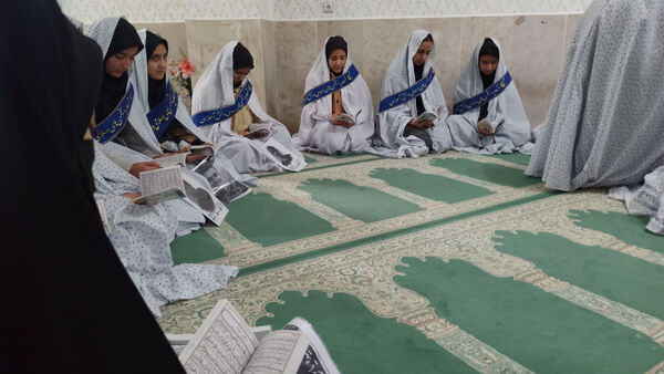 برگزاری هیئت انصارالمهدی (عج) در دبیرستان رضوان