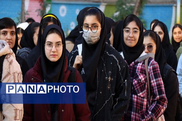 صبحگاه مدرسه شیخ مفید پاکدشت