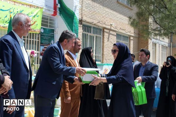 زنگ سپاس معلم در فاروج به صدا در آمد 