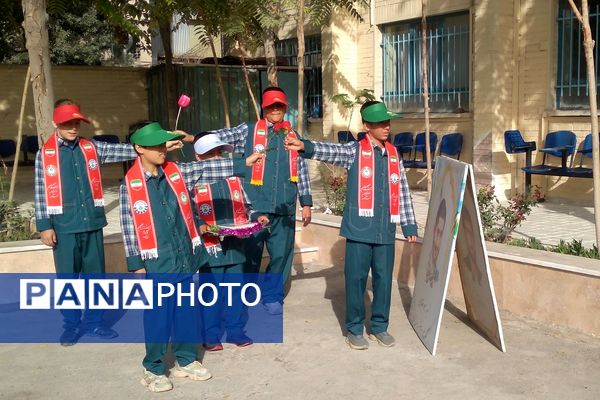 نواختن زنگ بازگشایی مدارس در دبستان علی بن ابیطالب(ع) باقرشهر