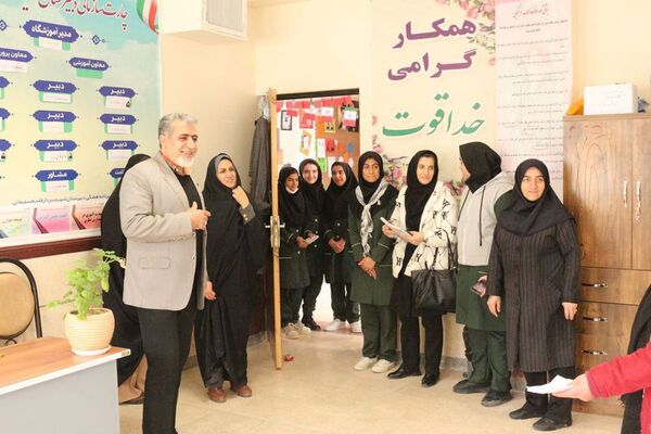 افتتاح کارگاه آزمایشگاه شیمی در دبیرستان سردار سلیمانی فیروزکوه با نگاه به ارتقای کیفیت آموزشی