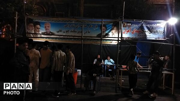موکب شهدای روستای آهوان در نود و هشتمین شب از اجتماعات مردمی 