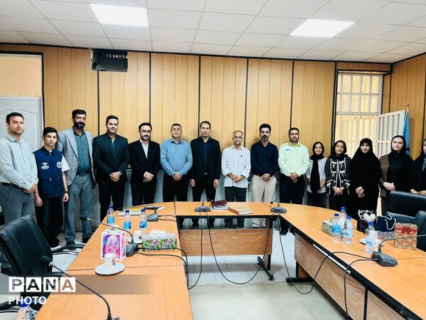 تجلیل شهردار خاتم از اصحاب رسانه و دانش آموز خبرنگاران پانا