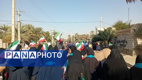 جشن پیروزی انقلاب در فین