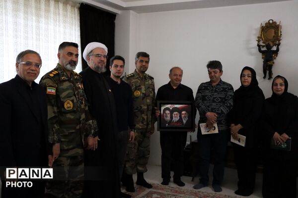 بزرگداشت شهید امیر علی الوندی در یادواره خانگی خادمین شهدای غریب اسارت 