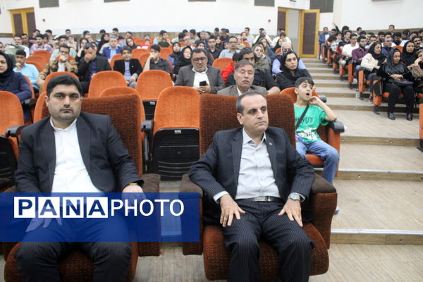 تجلیل از برگزیدگان دبیرستان شهید بهشتی شهرستان بوشهر (2)