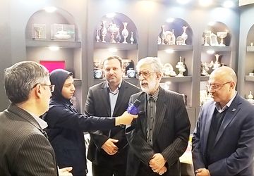 برای پویایی اقتصاد روستایی باید به صنایع دستی و گردشگری توجه کرد