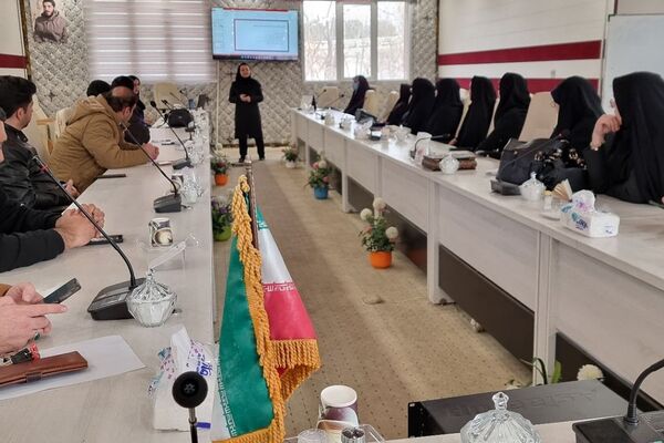 کارگاه آموزشی تغذیه سالم با رویکرد مکمل‌یاری در اداره آموزش و پرورش کهریزک 