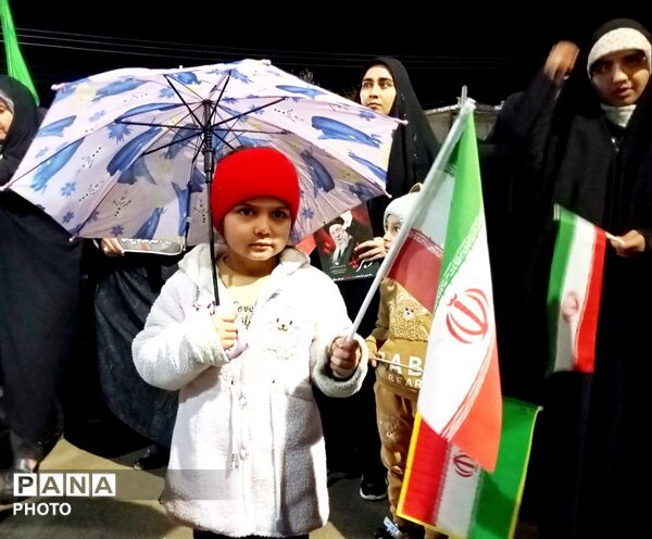 دانش‌آموزان شهرستان مانه در راهپیمایی‌های شبانه در جنگ رمضان 