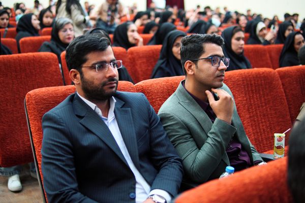 دانشجو؛ پرچم‌دار امید، آگاهی و حرکت به سوی پیشرفت