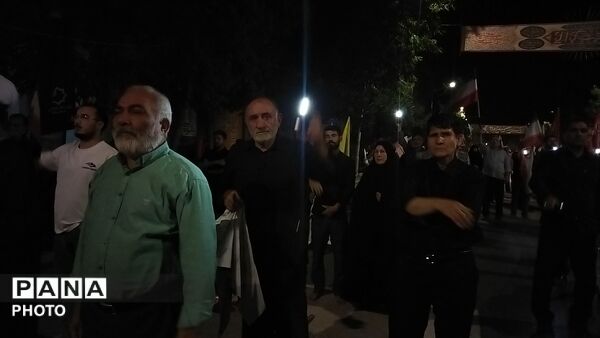 شبِ اشک و عرفان در حسینیه امام خمینی