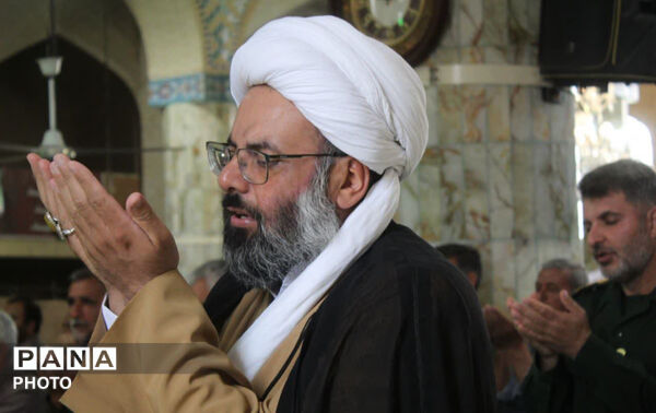 برپایی میز خدمت اداره تعاون، کار و رفاه اجتماعی در نماز جمعه شهرستان خاتم
