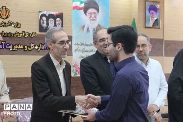تجلیل از حافظان قرآن کریم در مرند با حضور مسئولان آموزش و پرورش