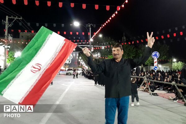 از کربلا تا ایران؛ عزاداران حسینی با پرچم ایران، پیام وحدت و استقامت را فریاد زدند