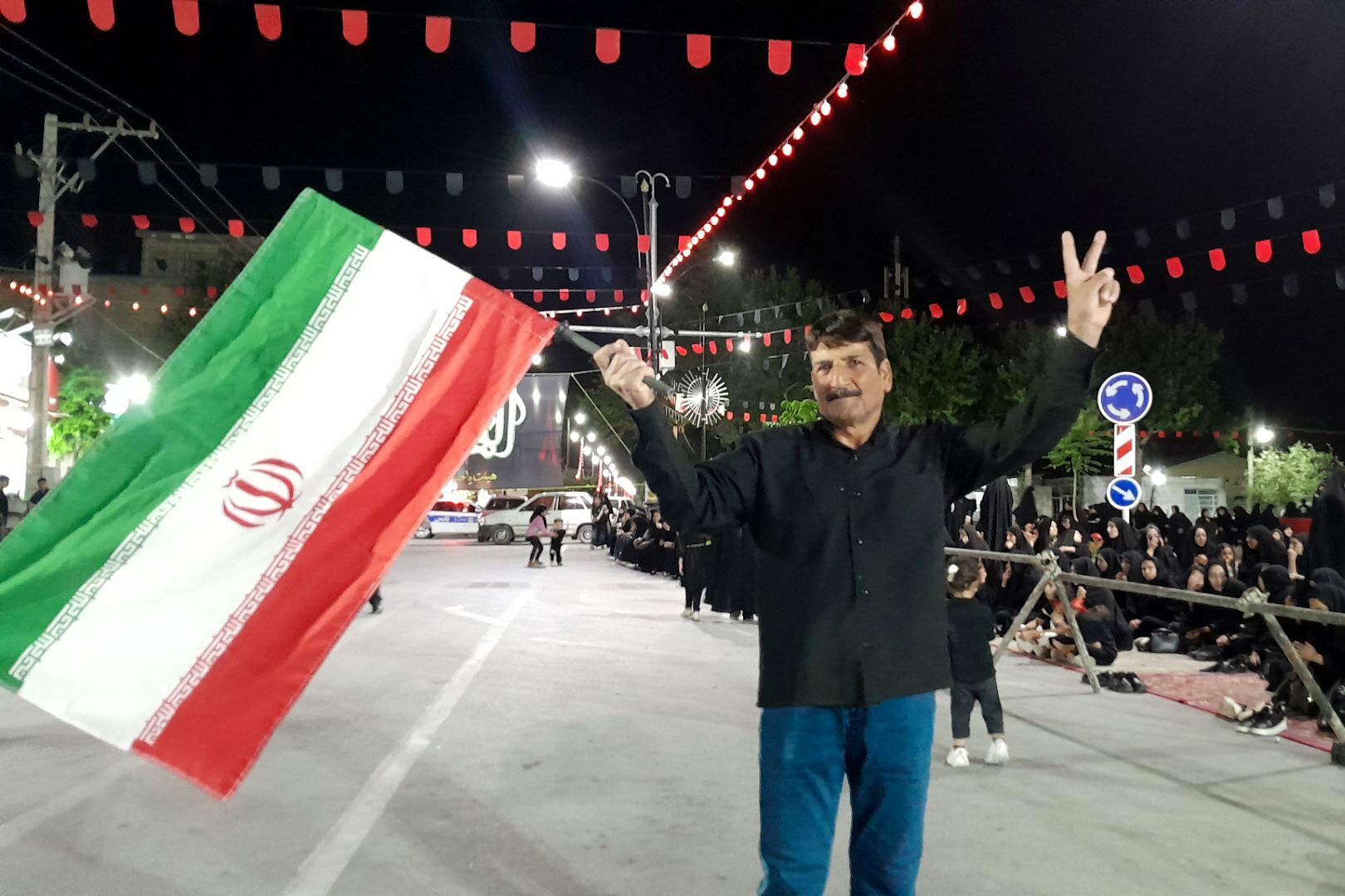 از کربلا تا ایران؛ عزاداران حسینی با پرچم ایران، پیام وحدت و استقامت را فریاد زدند
