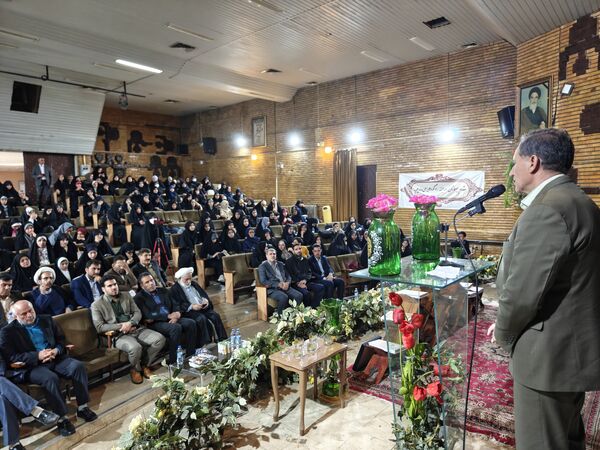 آیین تجلیل از برگزیدگان مسابقات استانی قرآن، عترت و نماز